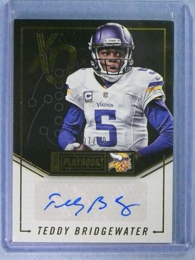 DELETE 112440 2016 Panini Playbook X's O's Signature Gold Teddy Bridgewater Auto #D07/10