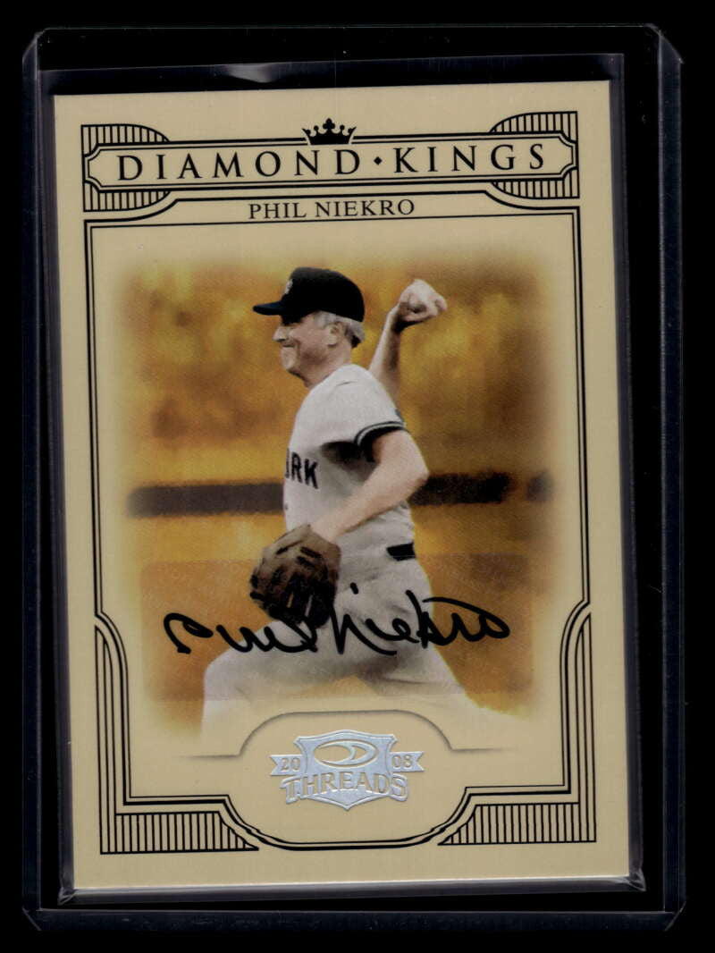 2008 Donruss Threads Diamond Kings Signatures 41 Phil Niekro Auto 29/50