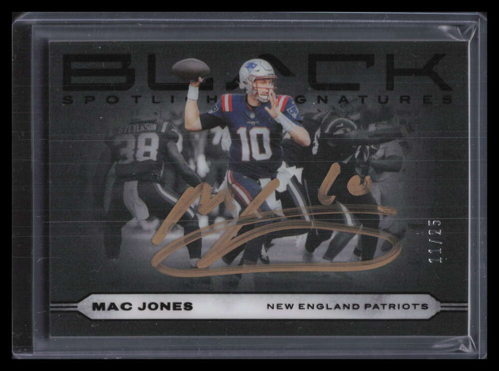 DELETE 134968 2022 Panini Black Spotlight Signatures Horizontal 5 Mac Jones Auto 11/25