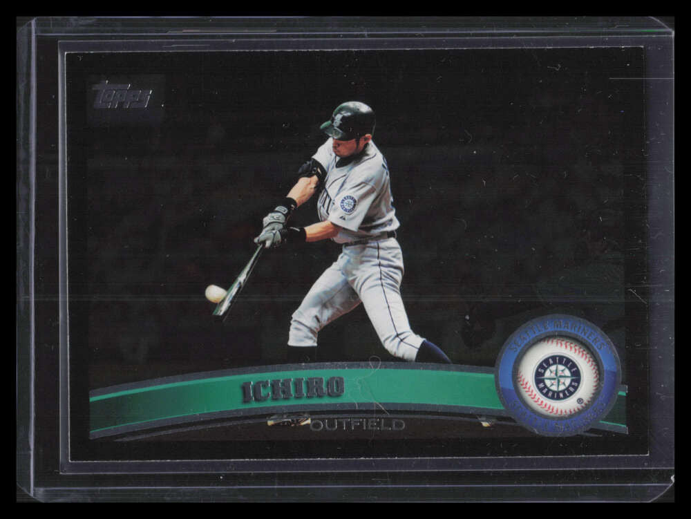 2011 Topps Wal-Mart Black Border 200 Ichiro Suzuki