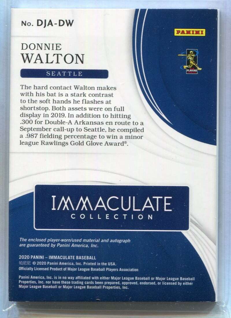 2020 Immaculate Debut Jumbo Autographs 11 Donnie Walton Rookie Button Auto 1/2