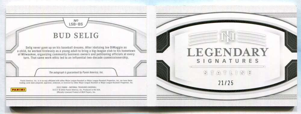 2022 Panini National Treasures Legendary Signatures Booklet Bud Selig Auto 21/25