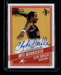 SOLD 175532 2021-22 Onyx Vintage Autographs Blue VACD Clyde Drexler Auto /50