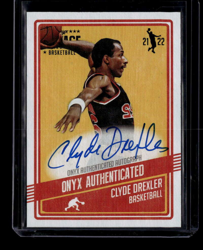SOLD 175532 2021-22 Onyx Vintage Autographs Blue VACD Clyde Drexler Auto /50