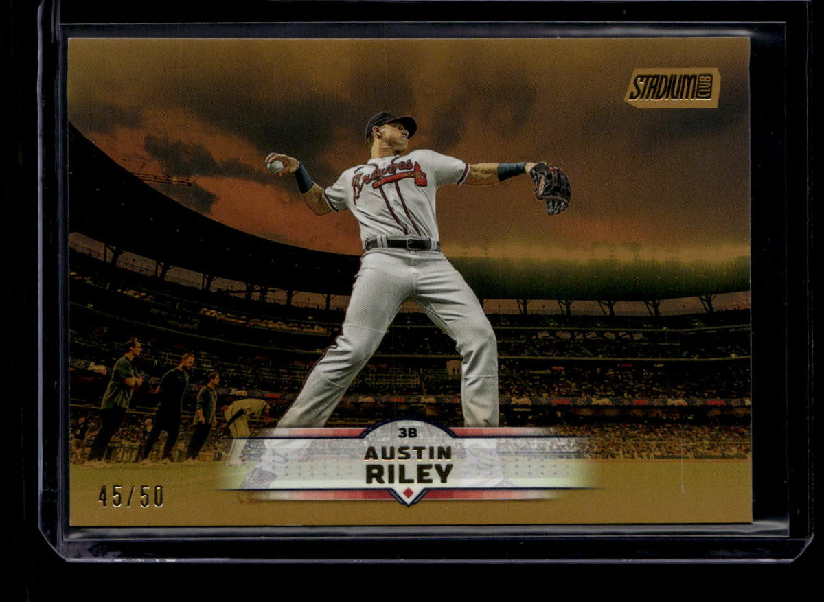 DELETE 180812 2025 Stadium Club Gold 72 Austin Riley 45/50
