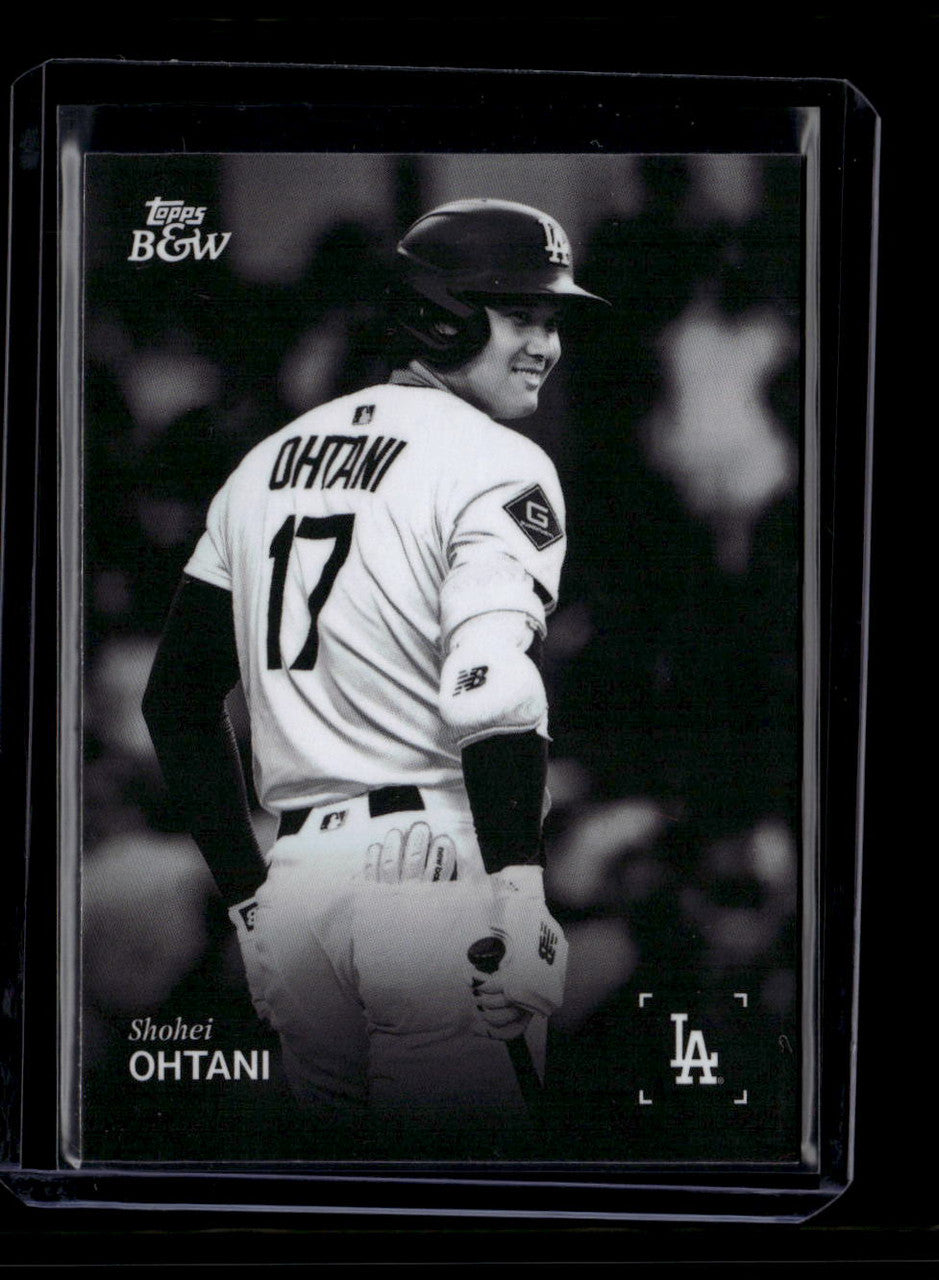 DELETE 181137 2025 Topps Black and White 1 001 Shohei Ohtani 160327